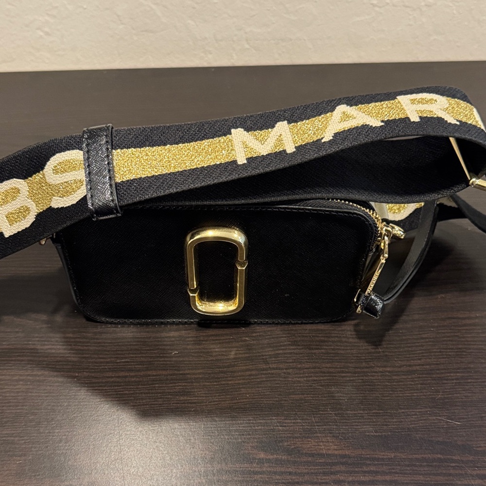 Marc Jacobs Metallic Black and Gold Crossbody Bag - Picture 9 of 9
